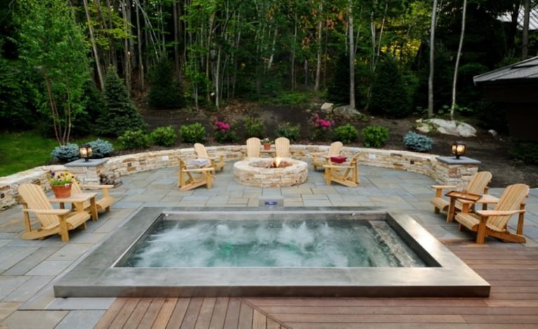 11 Awesome Outdoor Hot Tubs Ideas For Your Relaxation