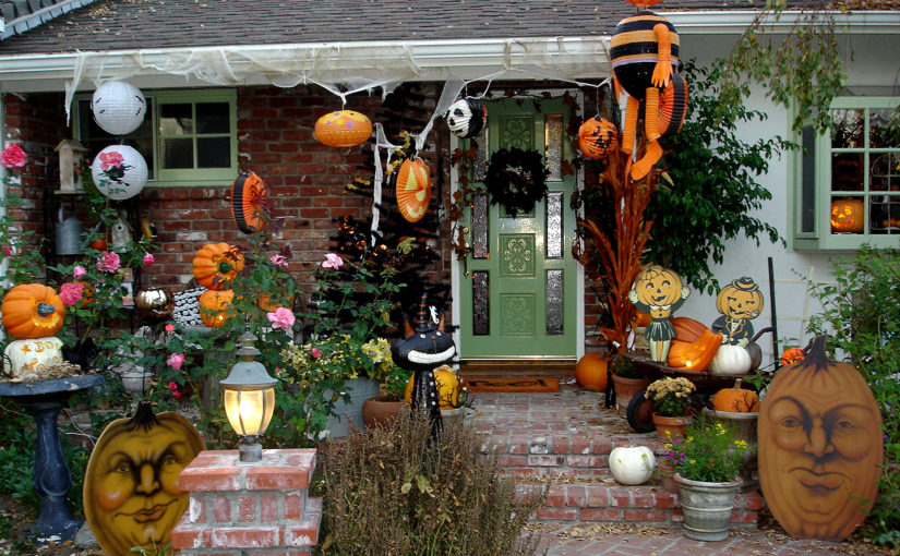 11 Awesome Outdoor Halloween Decoration Ideas - Awesome 11