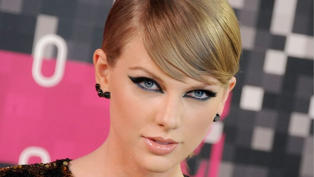 11 Awesome And Stunning Taylor Swift Pictures