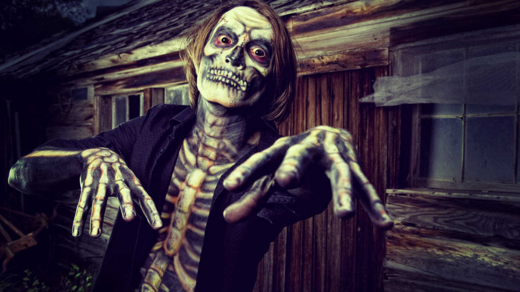 11+ Awesome And Howling Scary Halloween Costumes