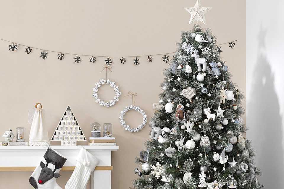 11 Awesome And Classy Grey Decoration Ideas For Christmas
