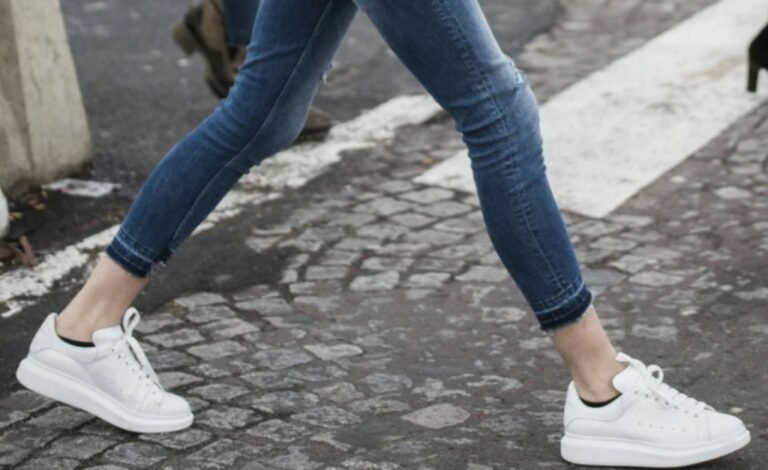 5 Things You Must Own if You Always Wear Sneakers
